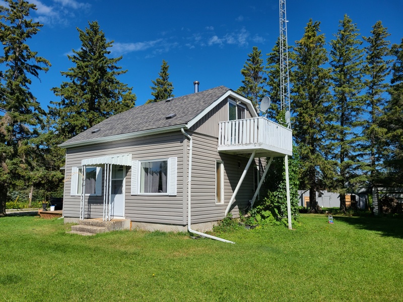 2253 4870 Highway 317, RM of Lac du John Angus Realty
