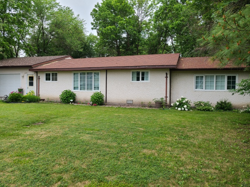 73 Cedar John Angus Realty