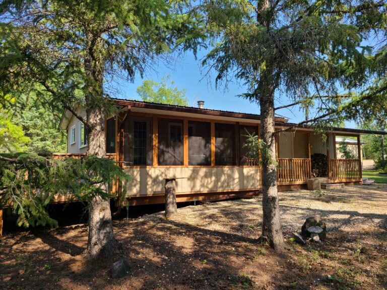 67 & 69 Riverside Parkway John Angus Realty